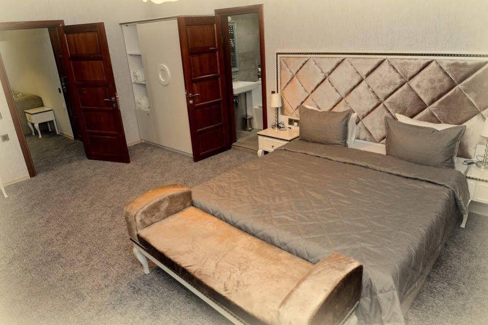 Maestro Hotel Bakoe Buitenkant foto