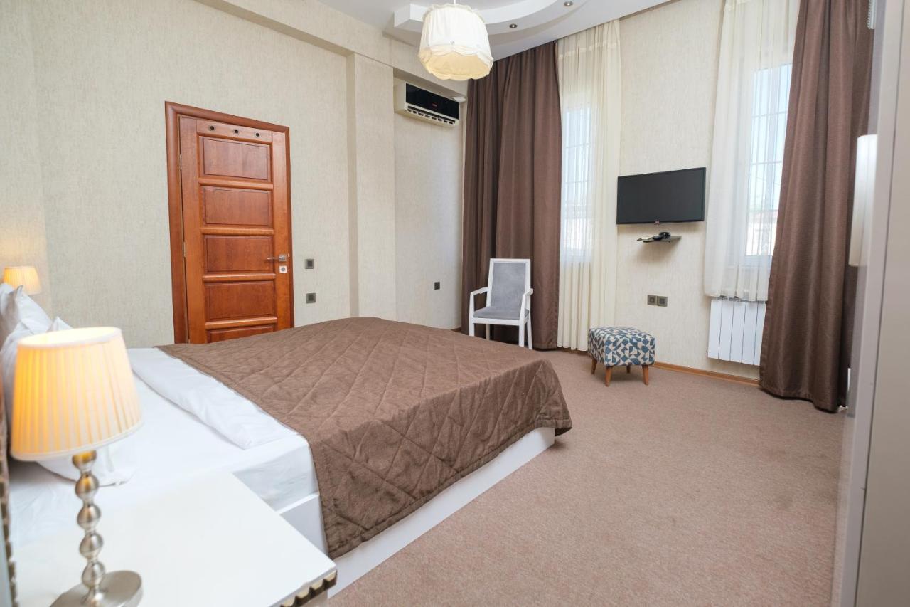 Maestro Hotel Bakoe Buitenkant foto