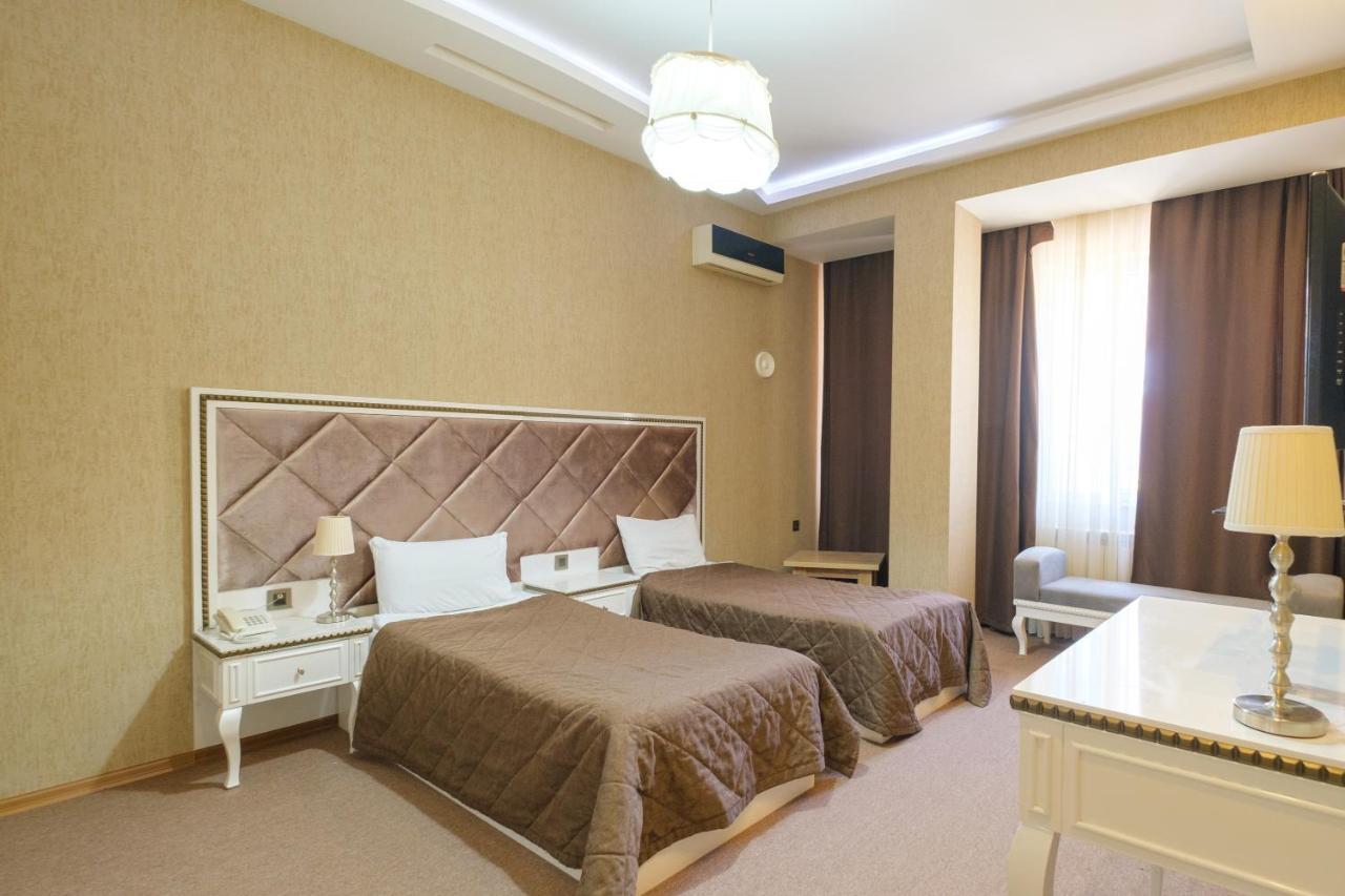 Maestro Hotel Bakoe Buitenkant foto