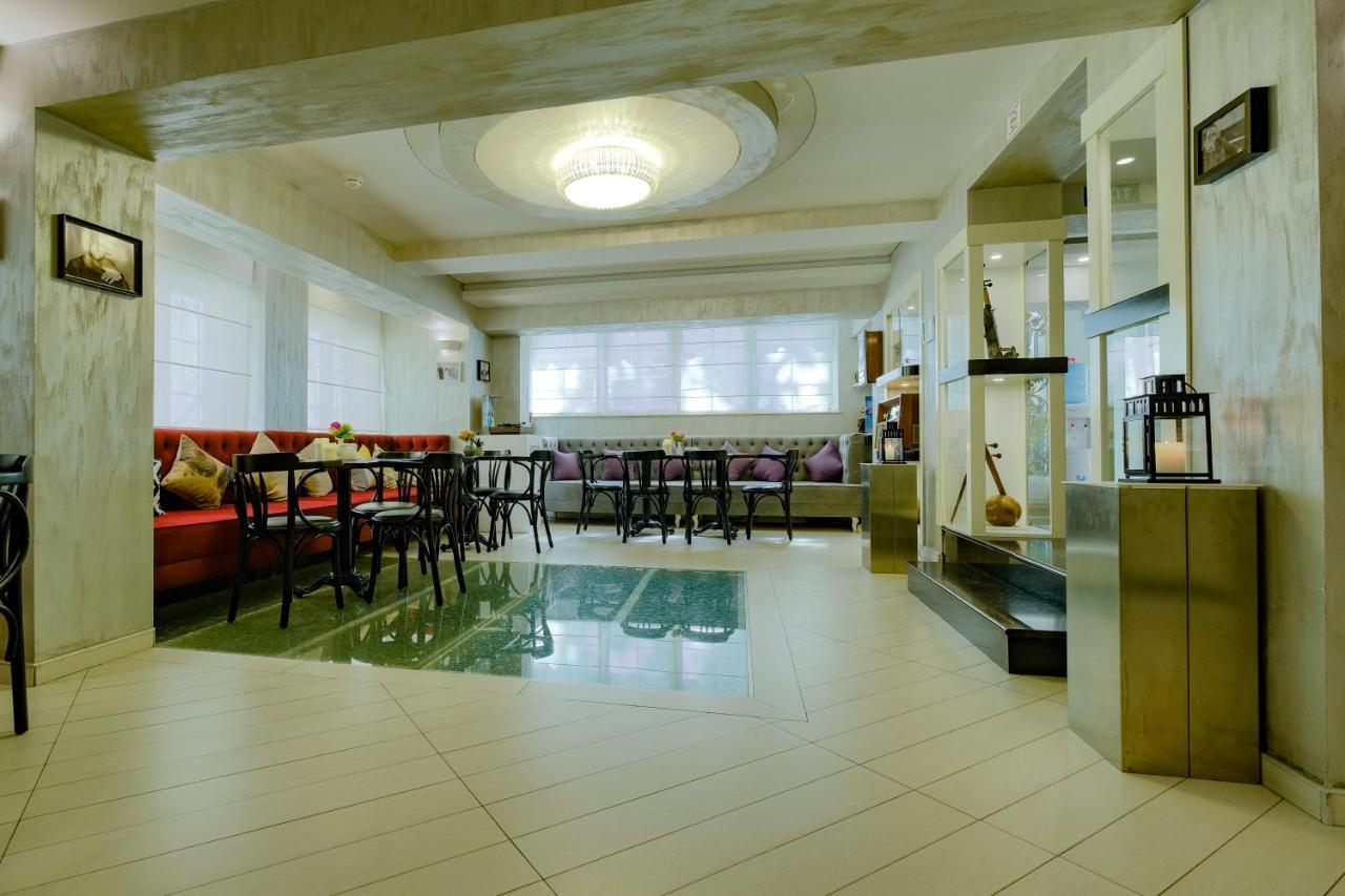 Maestro Hotel Bakoe Buitenkant foto