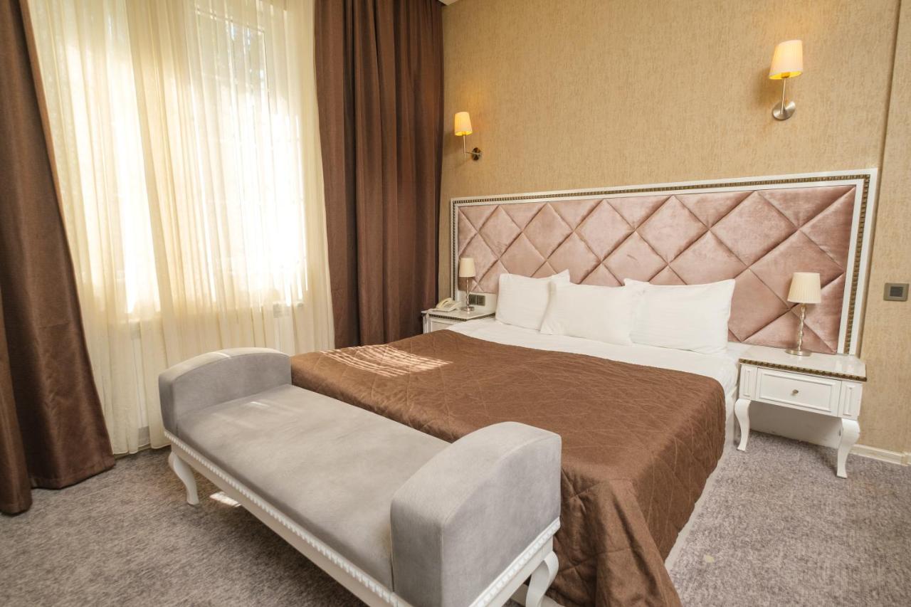 Maestro Hotel Bakoe Buitenkant foto