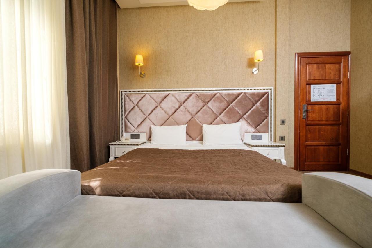 Maestro Hotel Bakoe Buitenkant foto