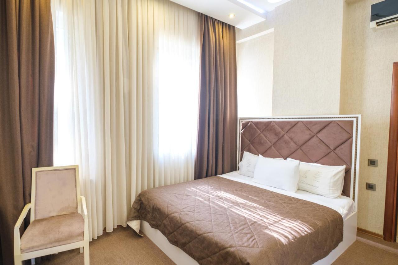 Maestro Hotel Bakoe Buitenkant foto