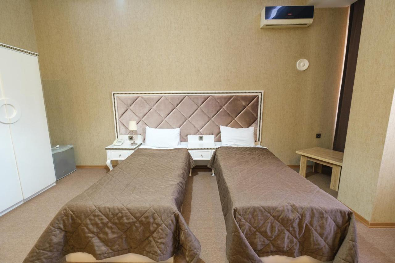 Maestro Hotel Bakoe Buitenkant foto