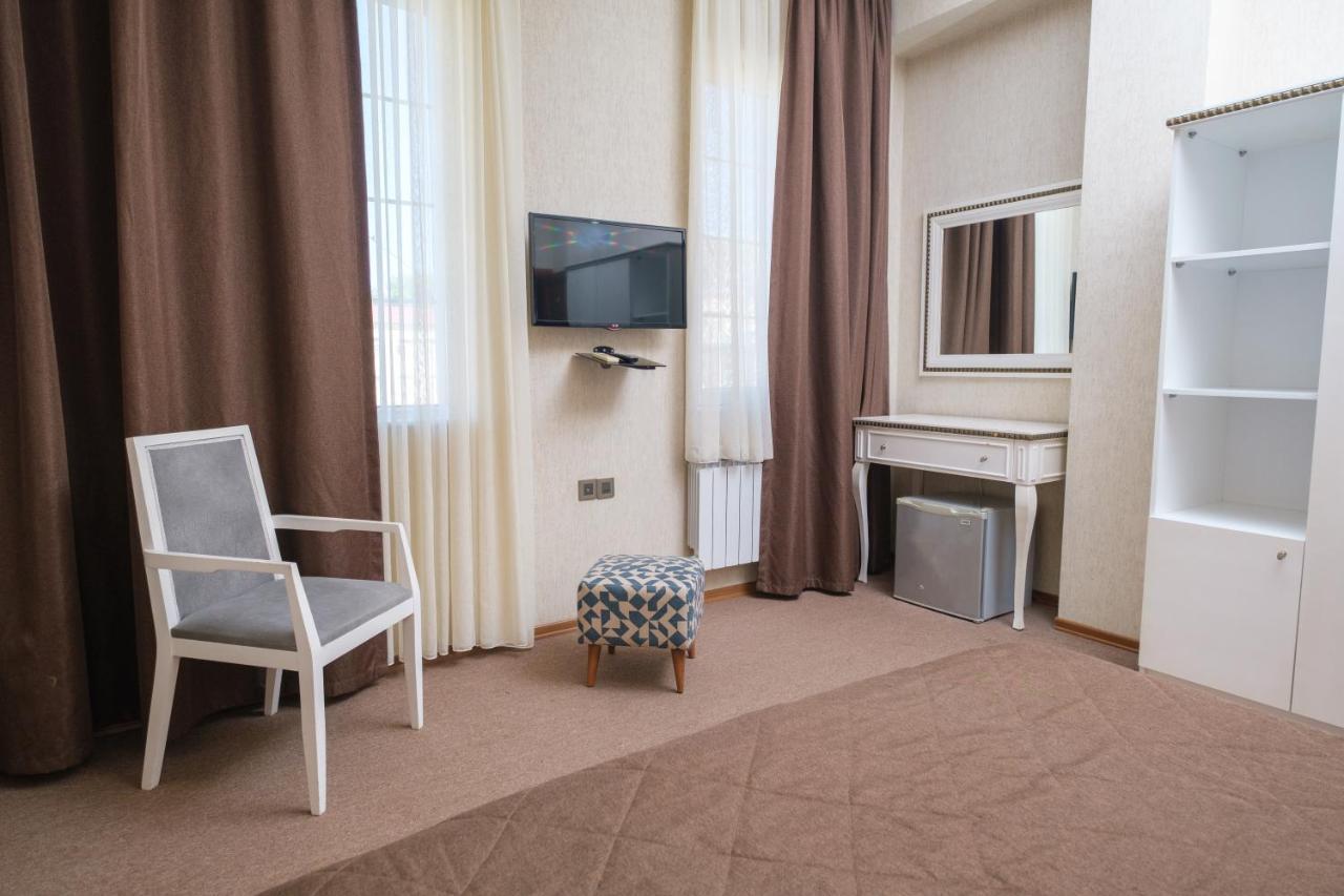 Maestro Hotel Bakoe Buitenkant foto