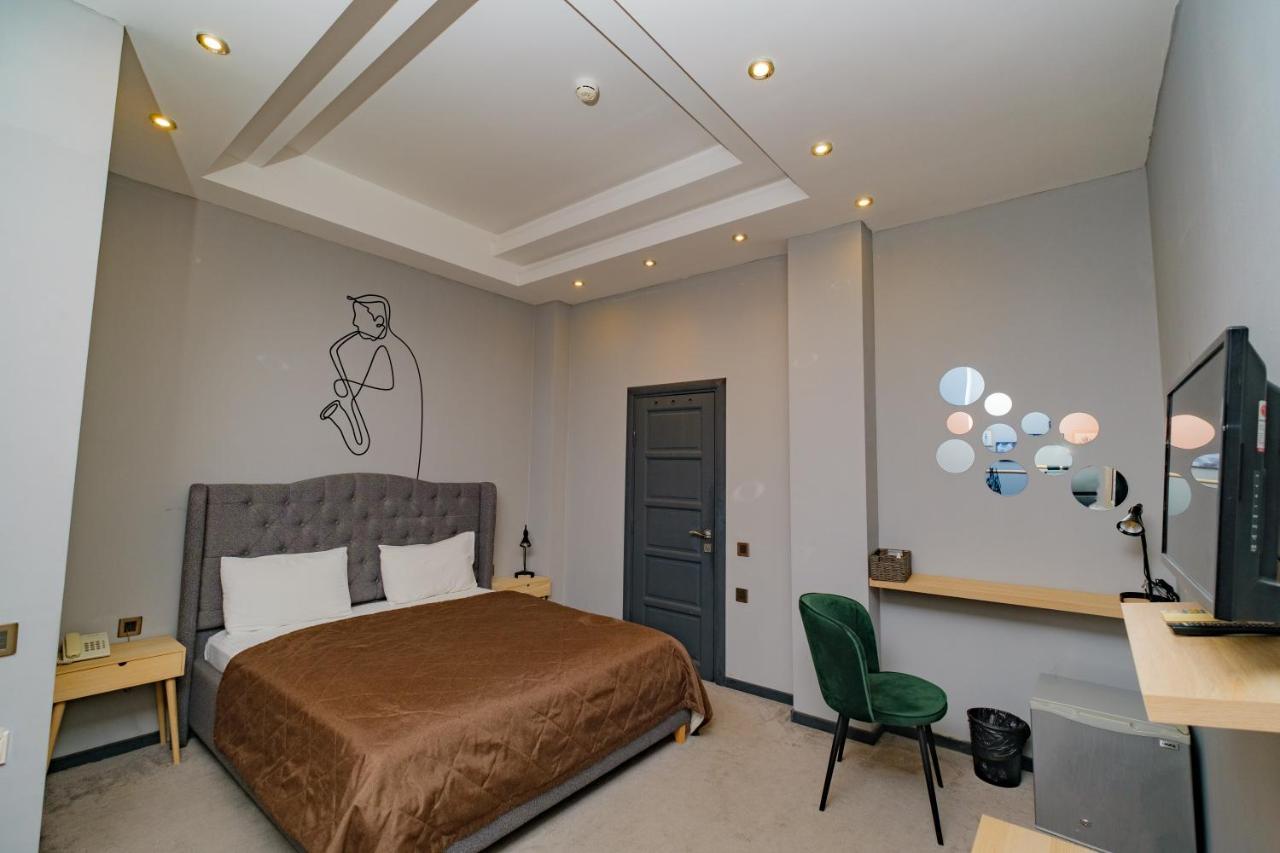 Maestro Hotel Bakoe Buitenkant foto