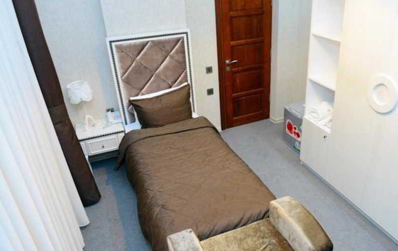 Maestro Hotel Bakoe Buitenkant foto