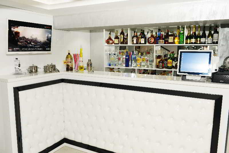 Maestro Hotel Bakoe Buitenkant foto