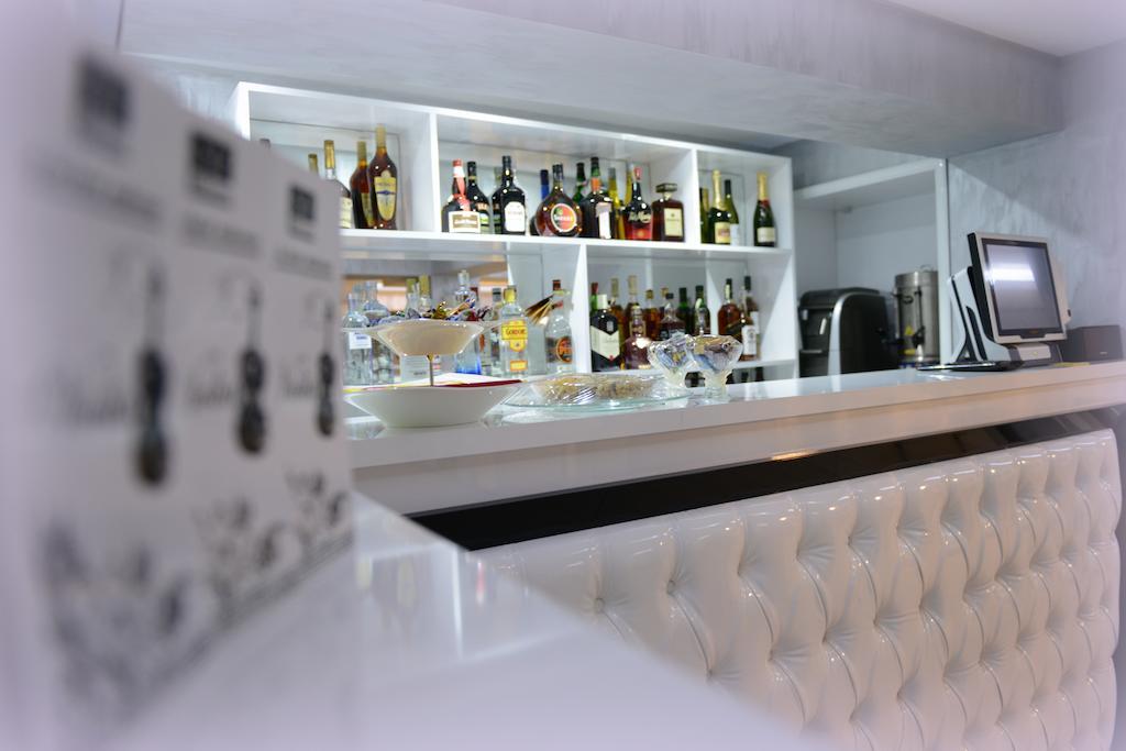 Maestro Hotel Bakoe Buitenkant foto