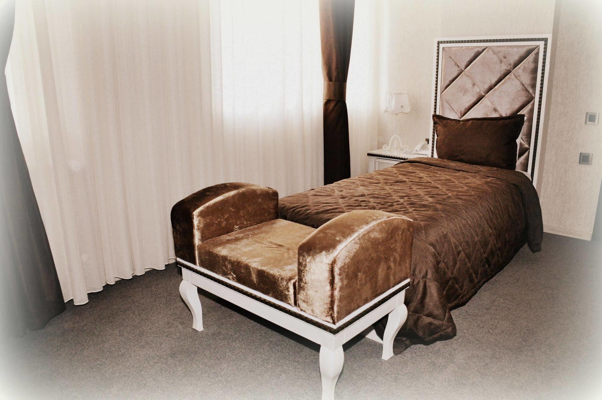 Maestro Hotel Bakoe Buitenkant foto