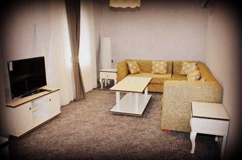 Maestro Hotel Bakoe Buitenkant foto